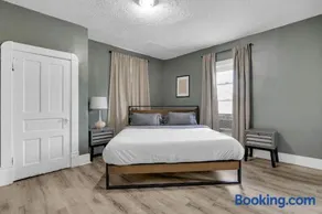 Charming Indy Escape 15 Min to SoBro & Downtown - Image 2