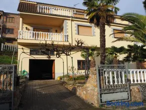 El Cerezo - Image 1