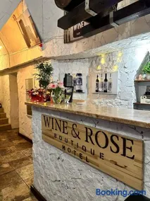 WINE & ROSE BOUTIQUE HOTEL - Image 2