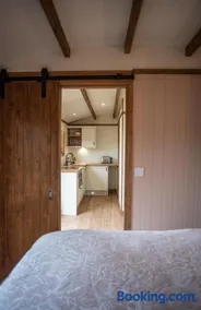 Pentland Shepherd Huts - Image 5