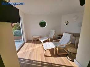 5 Narracott Apartments - Image 2
