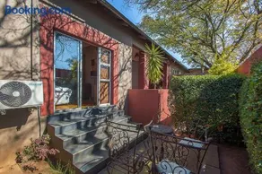 Saffron Guest House - Image 2