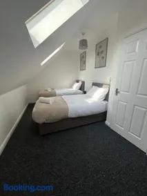 Ursa House, Work Stays Welcome, Free Parking - Image 3