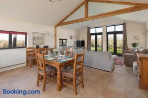 Leveret Lodge with secure garden for Dogs - Image 4