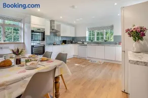 3 Bed in Scethrog oc-h30013 - Image 5