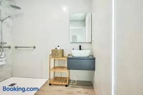 Apartamento luminoso con todas las necesidades - Image 4