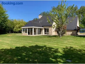 Villa De Plain-Pied Avec Wifi, Piscine Privée Sous Abris Haut À Pleumeur-Bodou - Ref 461 - Image 2