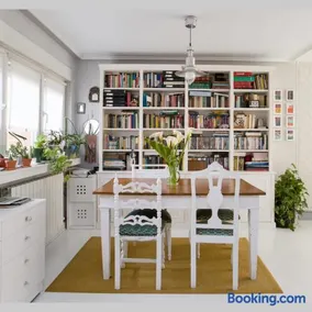 Bright and Peaceful Garden Apartment Near Areeta Metro Getxo Bilbao - Image 1