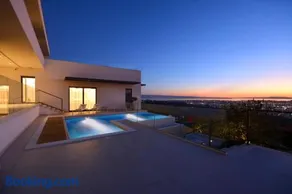 Moderna villa "Split na dlanu" s grijanim bazenom - Image 4