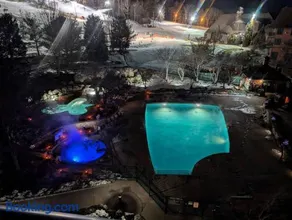Amazing 1st floor Ski inout at Creek) - Image 4