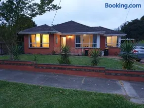 Homestay near Dandenong Plaza - Image 1