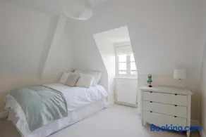 Amazing Abodes - Image 5