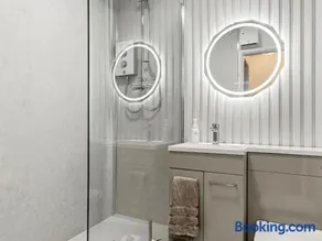Fully Renovated 2-Bedroom Home with Parking - Pass the Keys - Image 3