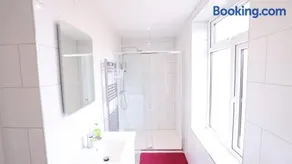 Flat 1 - 24 Cliff Road - Image 5