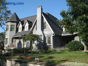 Riverside Gables Bed and Breakfast - Image 2