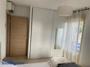 Superbe appartement avec parking privé, proche commerces et mer - Image 3