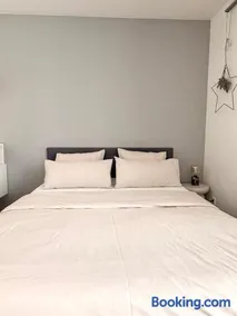 Luxury Apartment Vorstetten Modern Zentral - Image 3