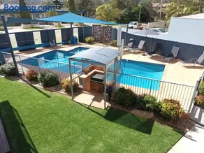 Grandeur Holiday Units - Image 3