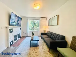 Super Privacy Lakeshore Forest Home with Whole House Air Conditioners - Image 1