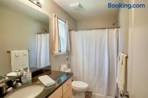 Kannapolis Excellent Sleep Experience - Pet Friendly - Image 3
