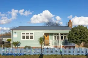 Den of Joy Humberston Fitties sleeps 6,hot tub,log burner - Image 2