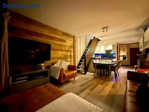 Les Ecureuils Squirrel Lodge - Image 1