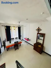 G Lake Guest House - Image 4