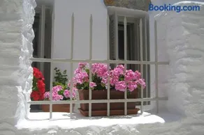 Chora Elegant Traditional House - Image 4