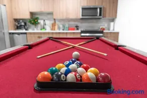 Luxury 4BR Villa Private Jacuzzi & Billiard - Image 2