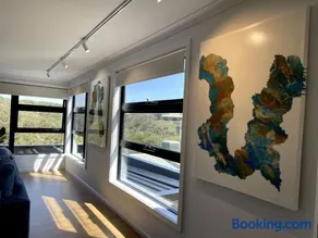 The Superior Holiday Home - Image 2