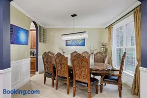 Eaglemont Golf Course Peaceful Retreat - Image 2