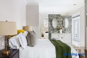 Badger's Sett - Estate on point with hot tub - Image 2