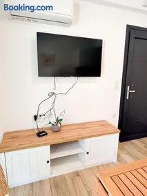 Paralia Ofriniou Oasis Apartment with Swimming Pool Access and Starlink WIFI - Image 5