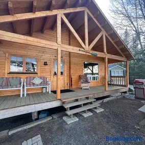 3 Bedroom Point Cottage On Muskoka Shores - Image 2