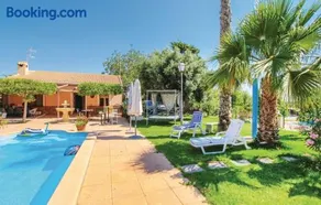 Spacious Villa with Pool near the Beach in Alicante - Image 2