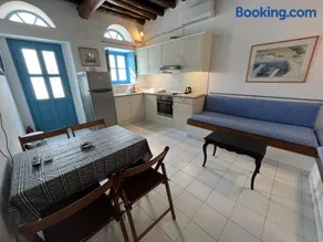 Neoclassical apartment, Central Chora Andros - Image 2
