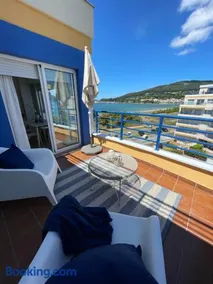 Apartamento con vistas al mar B5 Urb Puerto Azul - Image 1