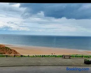 Salt & Surf-Sea Views in Saltburn - Image 2