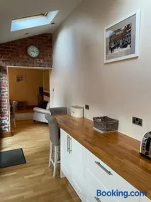 Stable Cottage Lytham - Image 3