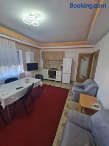 Apartament in vila - Image 1