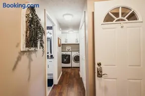 Indoor Hot-Tub! Spacious & Updated MQT Township Home! - Image 2