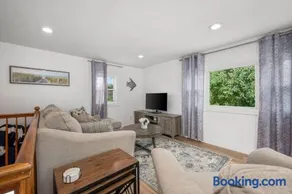 Charming Town Neck Home for Cape Relaxation - Image 3
