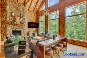Heated Spa Pool and Golf Sim plus Hot Tub and Game Room in Hocking Hills - Image 2