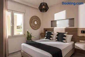 BELLA CASA LUXURY SUITES - Image 2