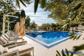City Pool Apartments Novalja - Image 1