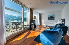 Apartment Attika - Image 1