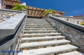 2BR with Stunning Ocean Views - Image 3
