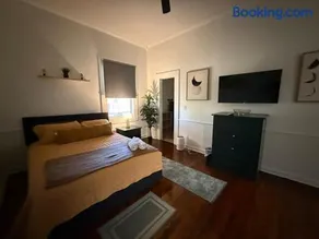 Charming 2-Bedroom 1 Bath Near Everything - Image 4