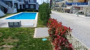Perla Beach Apartments - Image 1