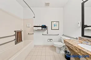 Willow Inn Suites Rochester - Image 3
